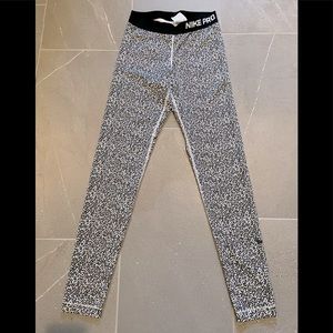 Nike Pro patterned leggings